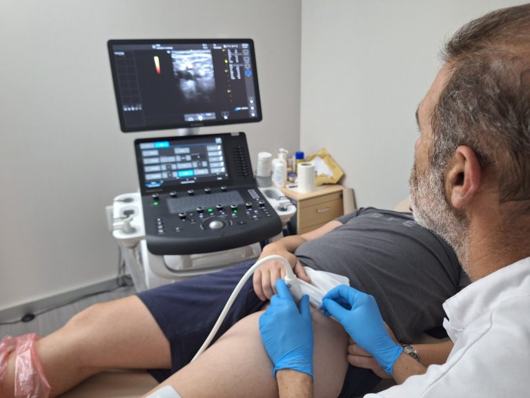 La ecografía llega a las salas de fisioterapia de Asepeyo