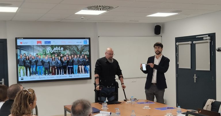 Asepeyo impulsa la tecnología robótica para recuperar la movilidad de lesionados medulares